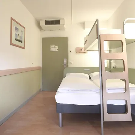 Hotel Leipzig-schoenefeld 2*
