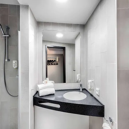 Ibis Budget Messe 3*